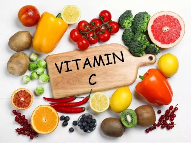 इन 5 सब्जियों मे है बहुत ज्यादा विटामिन C, आपको सर्दी मे कभी फल खाने की जरूरत नही पड़ेगी......