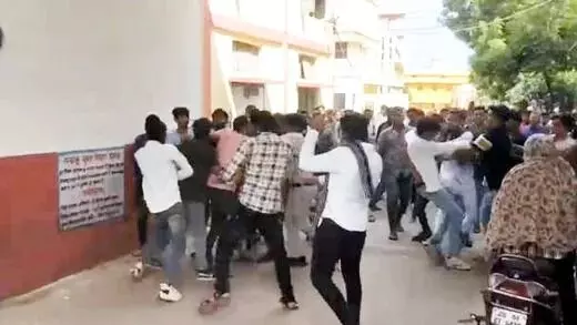 Raipur News : दुर्गा कॉलेज में एनएसयूआई और एबीवीपी के छात्रों के बीच हुई जमकर मारपीट, वीडियो हुआ वायरल...