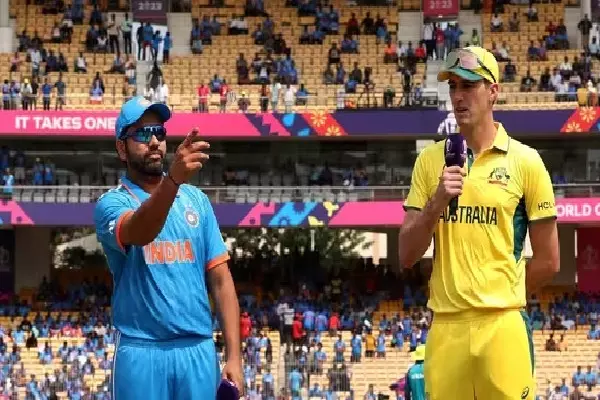 IND vs AUS Live Score : ऑस्ट्रेलिया पर भारतीय गेंदबाजों ने बनाया दबाव, 8 ओवर पर स्कोर 32 रन में एक विकेट, जानिए पल-पल की अपडेट्स