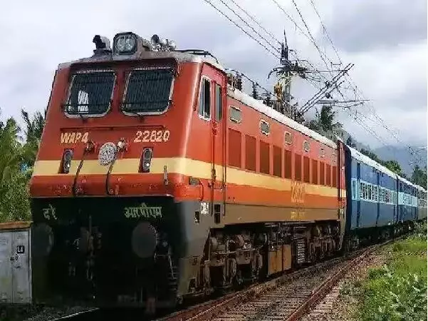 Special Train : छठ पूजा त्योहार को लेकर भारतीय रेलवे चलाएगी स्पेशल ट्रेन, देखें लिस्ट...
