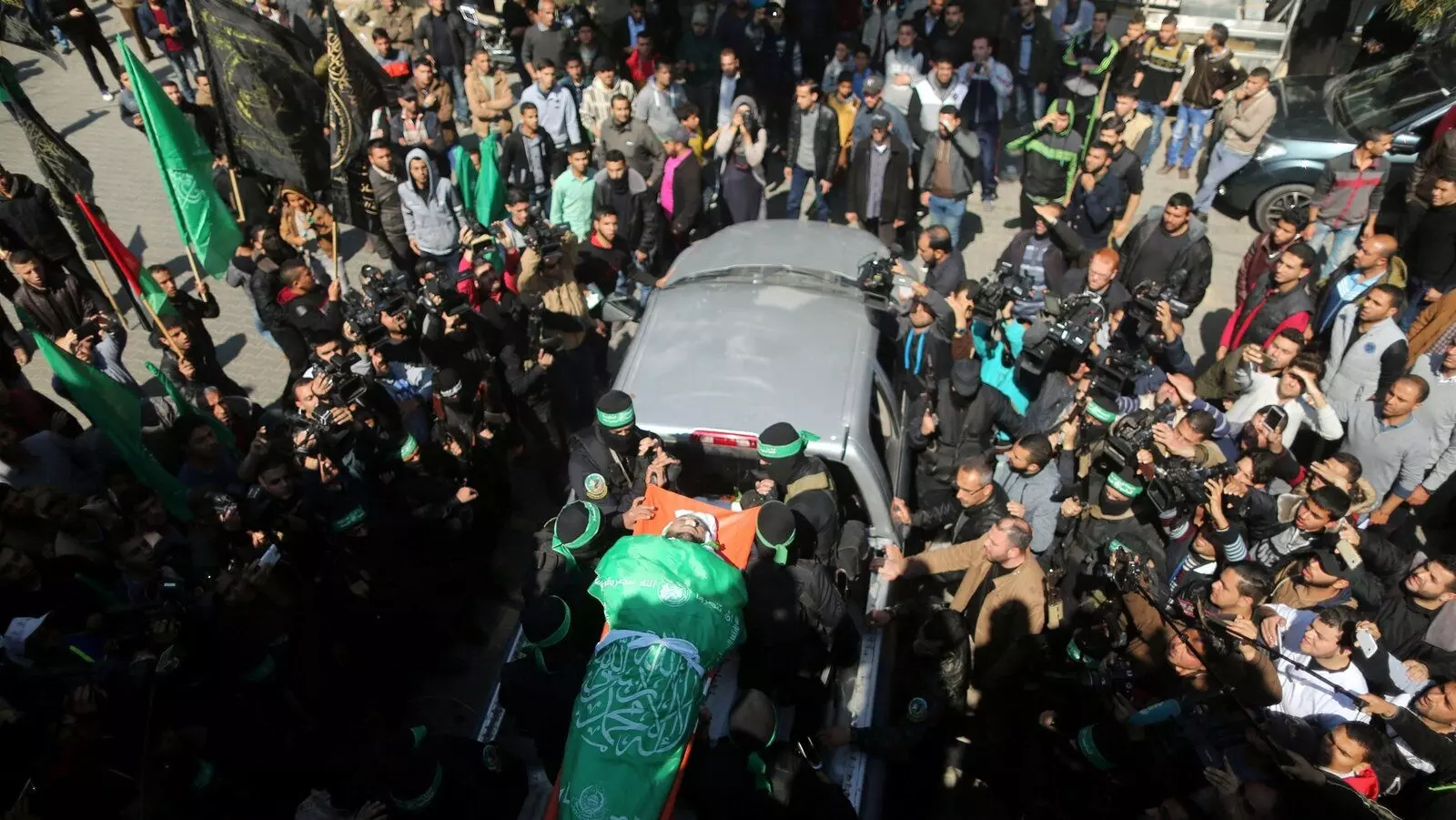 Israel-Hamas युद्ध : अस्पताल पर हवाई हमले में 500 की मौत, हर तरफ मची चीख पुकार