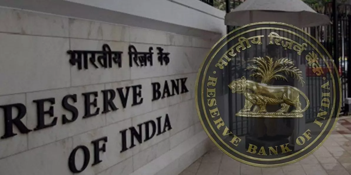 Bank News: RBI ने कोटक बैंक और ICCI Bank पर ठोका जुर्माना, जाने क्या है पूरा  मामला
