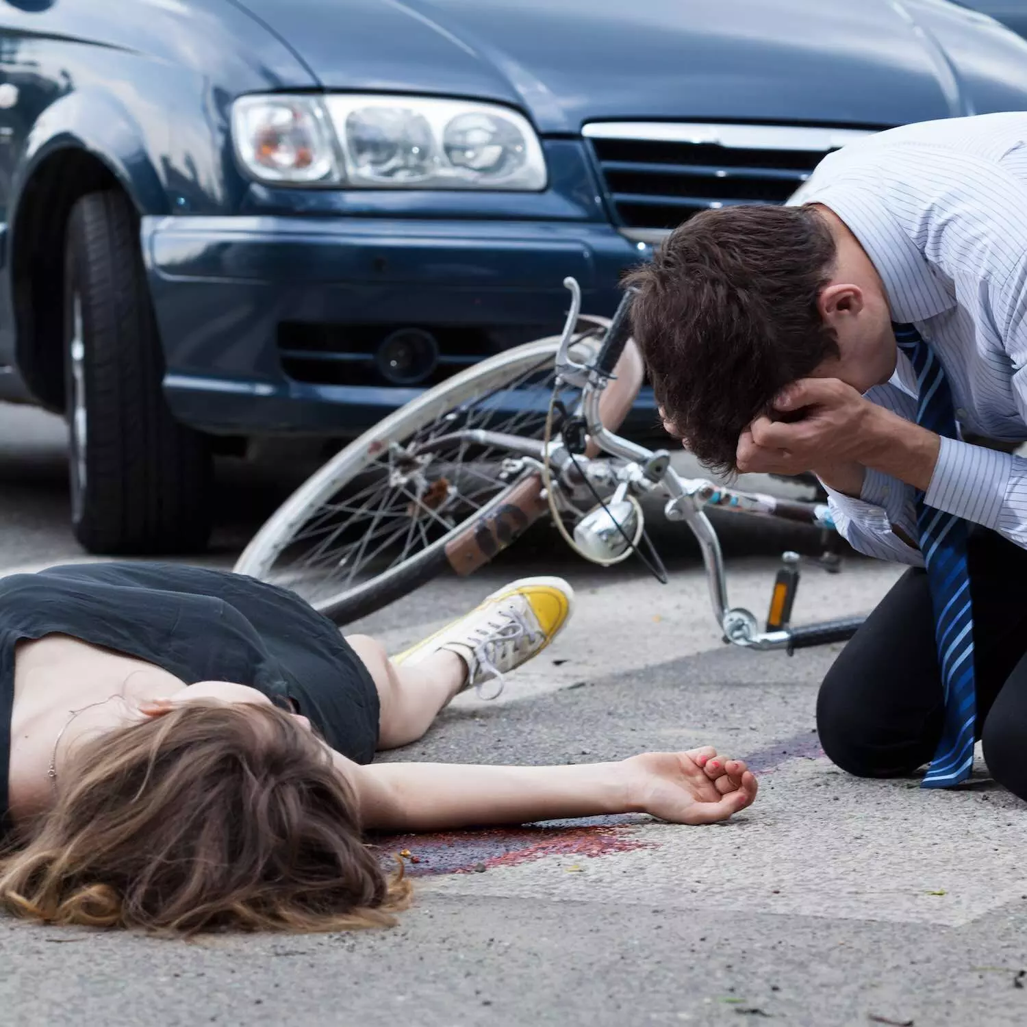 Hit And Run: कार चालक ने बाइक सवार को मारी ठोकर, भाई बहन घायल, पढ़े पूरी खबर