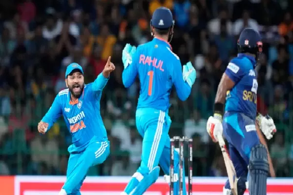 IND vs SL Analysis : भारतीय तेज गेंदबाजों का कहर देख कांप उठे विदेशी बल्लेबाज, टीम इंडिया ने सेमीफाइनल में बनाई जगह, एक नजर अपडेट्स पर...