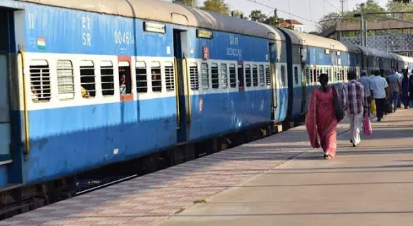Railway News : ट्रेन से यात्रा करने वाले यात्रियों के लिए खुशखबरी, छठ पूजा के लिए चलेगी स्पेशल ट्रेन, सौ से अधिक यात्रियों को मिलेगी कंफर्म सीट...