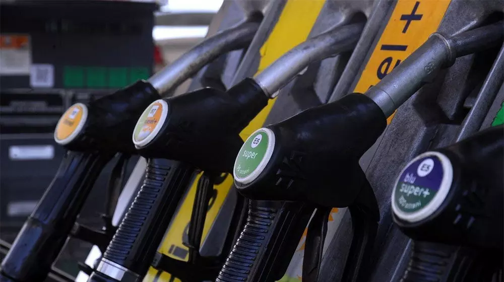 Today Petrol-Diesel Price 2023:  पेट्रोल-डीजल के नए दाम जारी, मामूली गिरावट, जाने आपके शहर का हाल....