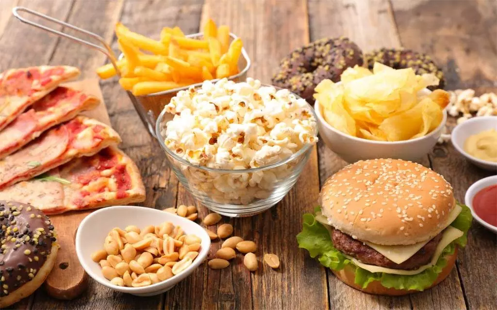क्या आपको भी जंक फ़ूडस खाने के कारण मोटापा कोलेस्ट्रॉल की टेंशन है ? इन तरीकों से खा सकते है आप जंक फूड्स