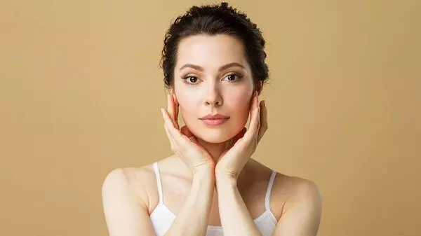 Skin Care Tips : त्वचा का निखार लौटाने के लिए अपनाएं ये घरेलू नुस्खें, दिखेगी हेल्दी और चमकदार...