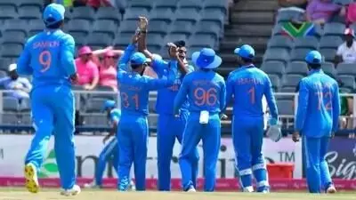 IND vs SA 1st ODI Live : साउथ अफ्रीका ने इंडिया को दिया 117 रनों का लक्ष्य, अर्शदीप सिंह ने लिए 5 विकेट...