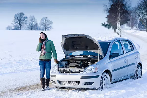Car Care Tips : सर्दियों में कार की देखभाल के लिए बरतें ये 4 सावधानियां, फिर देखिए कैसे फिट रहती है गाड़ी!