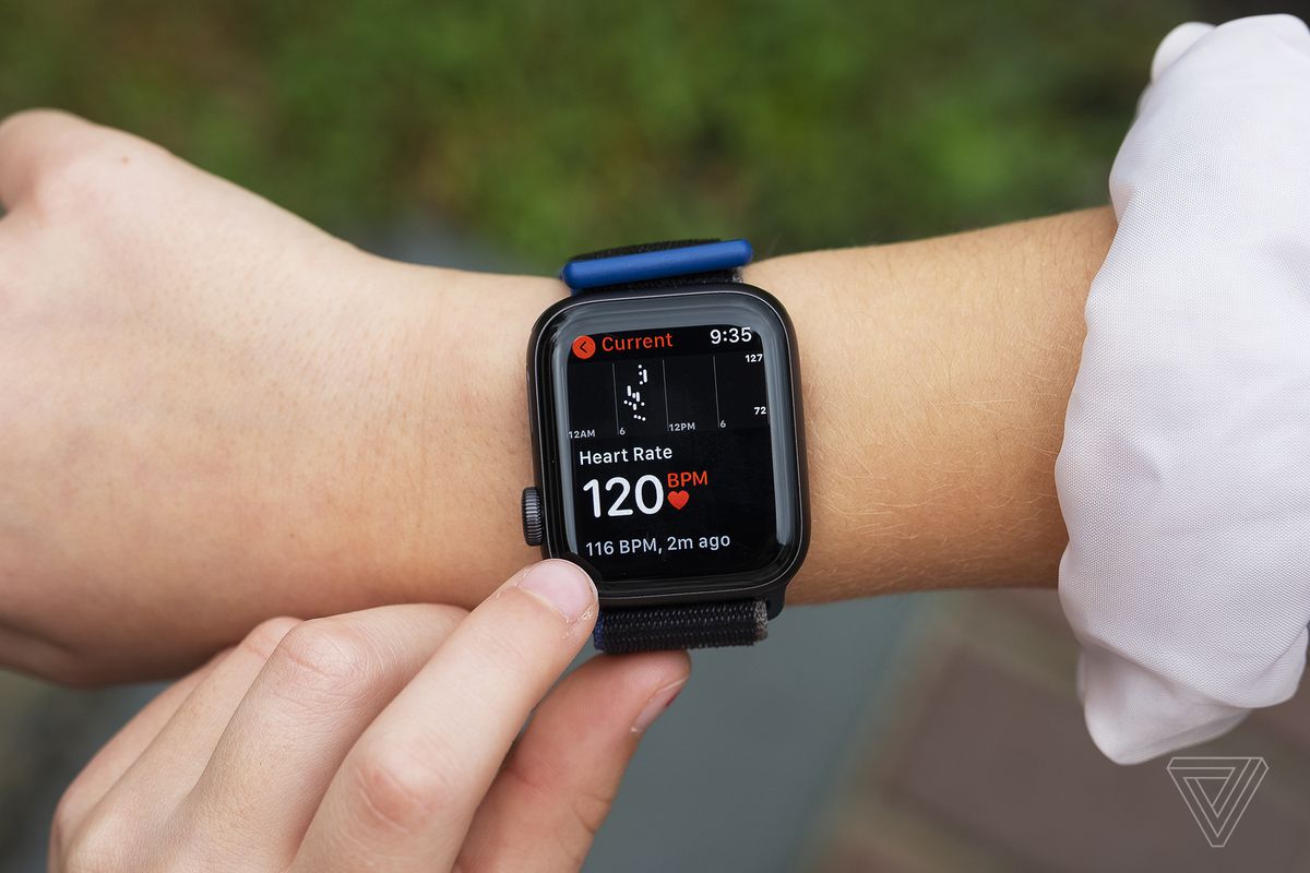 Under 5000 में आने वाले Smartwatch जिनमें मिलेंगे गज़ब के Features और बढ़िया Looks