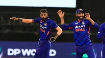 IND vs PAK T20 : भारत के पकड़ में मैच, 15 ओवर तक गिरे 5 विकेट, इस गेंदबाज ने बरपाया कहर