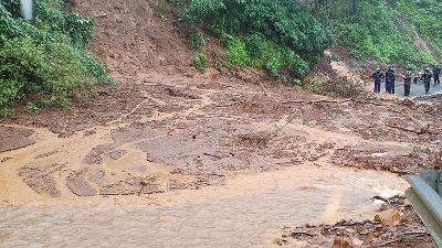 landslide : भूस्खलन के कारण 17 लोगों की मौत, कई लापता, आंकड़ों में हो सकता है इजाफा