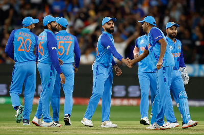 IND Vs ZIM T20 Result : सूर्या-राहुल के शानदार बल्लेबाजी के बाद भारतीय गेंदबाजों ने बरपाया कहर, जिम्बाब्वे को दी 71 रनों से मात, अब सेमीफइनल में इंग्लैंड से होगा सामना