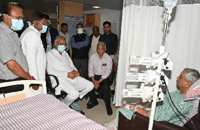 Raipur : मुख्यमंत्री भूपेश बघेल पहुंचे रामकृष्ण केयर अस्पताल, विधायक सत्यनारायण शर्मा के स्वास्थ्य की ली जानकारी, डॉक्टरों को दिए ये निर्देश