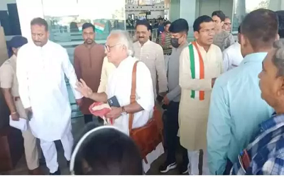 CG NEWS : कांग्रेस राष्ट्रीय प्रवक्ता जयराम रमेश पहुंचे रायपुर, PCC चीफ मोहन मरकाम ने एयरपोर्ट पर किया स्वागत, कहा - अधिवेशन में सभी कमेटियां अपनी रिपोर्ट...