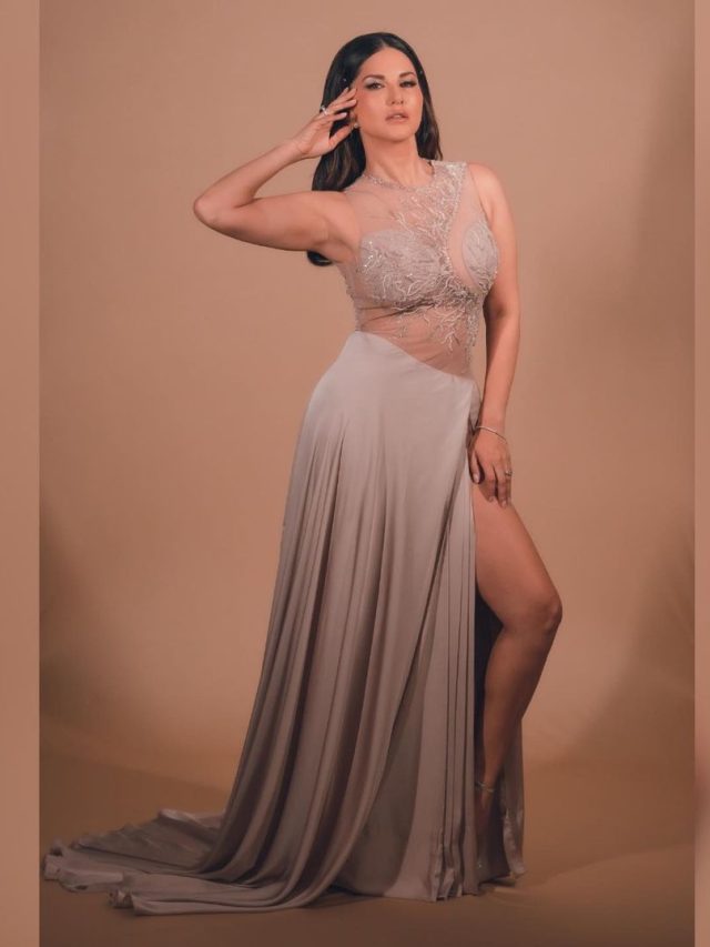 Sunny Leone bold &  sexy look : Actress ने अपनी बोल्ड लुक से बनाया फैंस को दीवाना