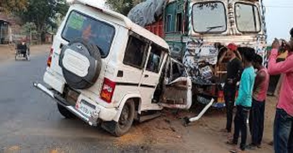MP Accident : तेज रफ्तार ट्रक और बोलेरो में हुई टक्कर, 4 लोगों की गई जान, 2 की हालत गंभीर...
